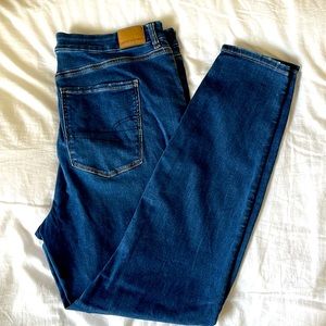 ✨ American Eagle Curvy Hi-Rise Jegging - Size18 Long ✨